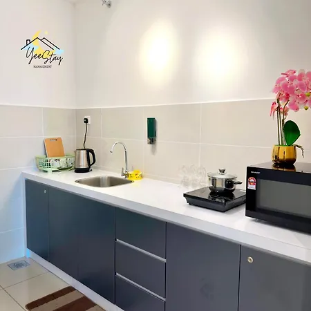Seaview Poolview Cityview Baliresidence Video Game 5Minjonker Malacca Exterior photo