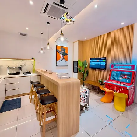 Seaview Poolview Cityview Baliresidence Video Game 5Minjonker Malacca Exterior photo